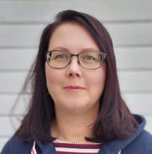 Kasvokuva henkilöstä Heli Heiska.